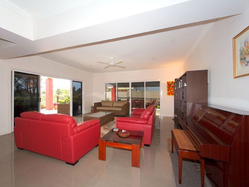 40 Vanillalily Close, Banksia Beach QLD 4507