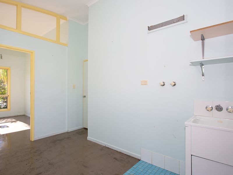 31 Gordon Crescent, Sandstone Point QLD 4511