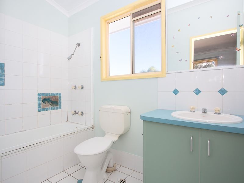 31 Gordon Crescent, Sandstone Point QLD 4511