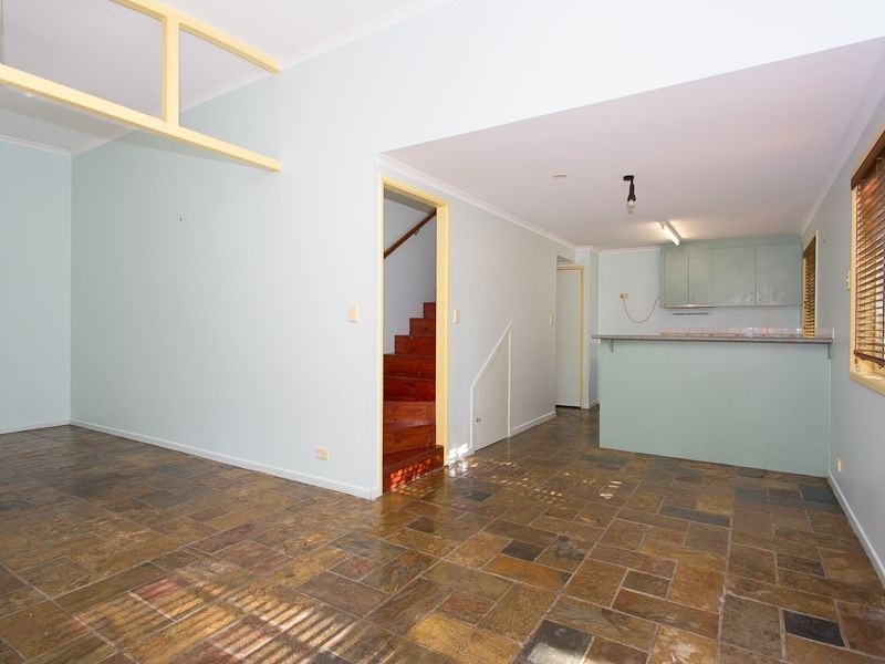 31 Gordon Crescent, Sandstone Point QLD 4511