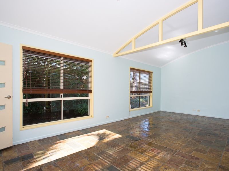 31 Gordon Crescent, Sandstone Point QLD 4511