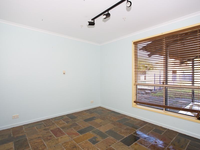 31 Gordon Crescent, Sandstone Point QLD 4511