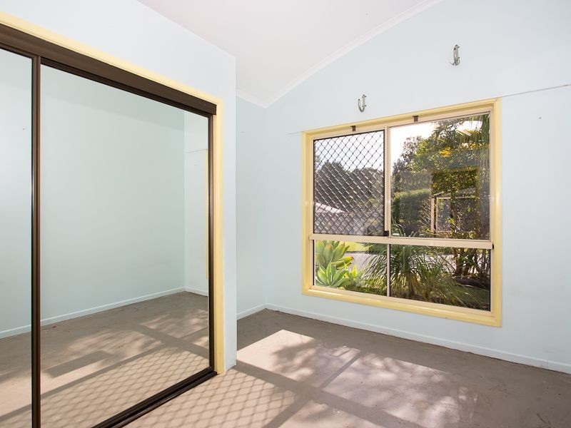 31 Gordon Crescent, Sandstone Point QLD 4511