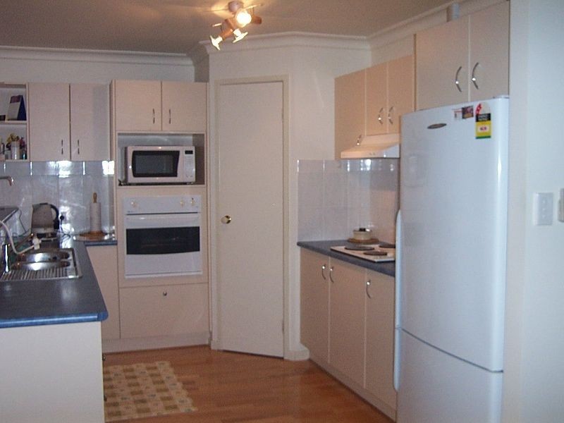 18 Salmon Place, Sandstone Point QLD 4511