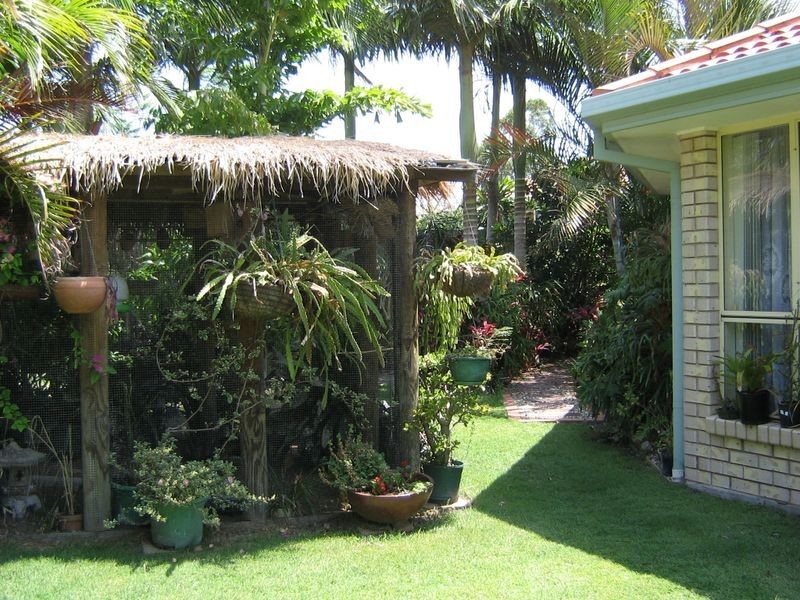 18 Salmon Place, Sandstone Point QLD 4511