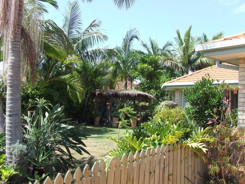 18 Salmon Place, Sandstone Point QLD 4511