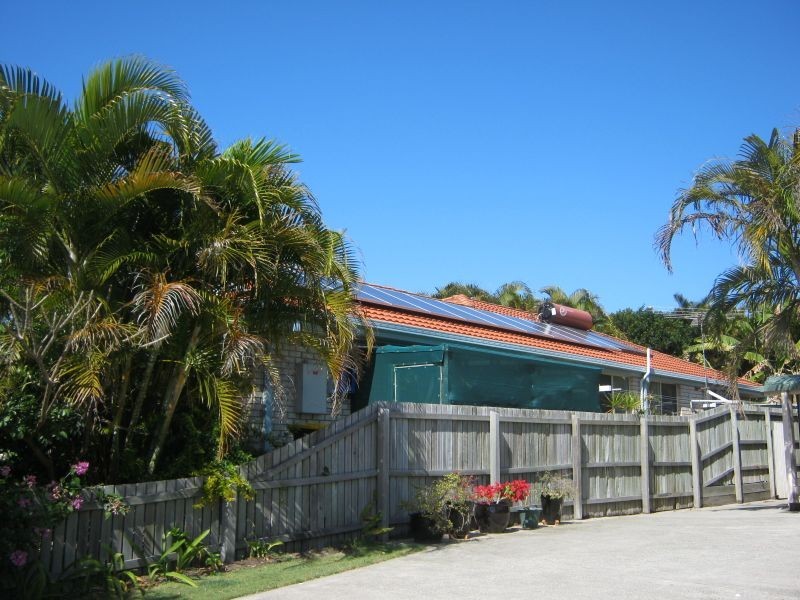 18 Salmon Place, Sandstone Point QLD 4511