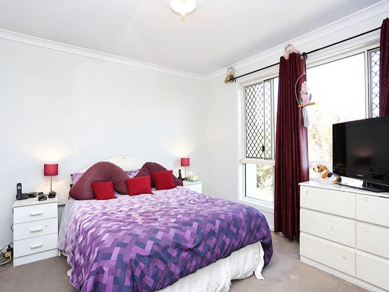 13 Dewdrop Place, Ningi QLD 4511