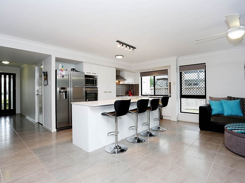 63 Sandheath Place, Ningi QLD 4511