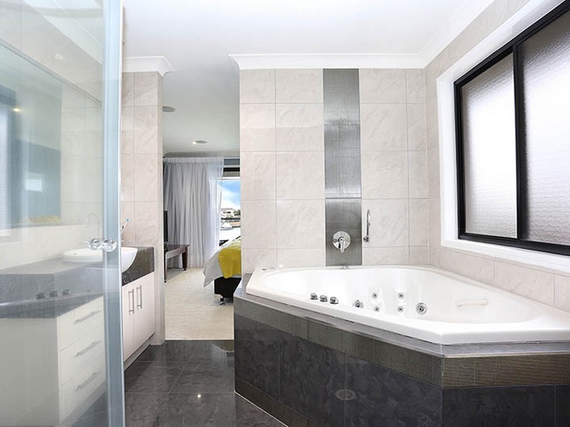 204 Endeavour Drive, Banksia Beach QLD 4507