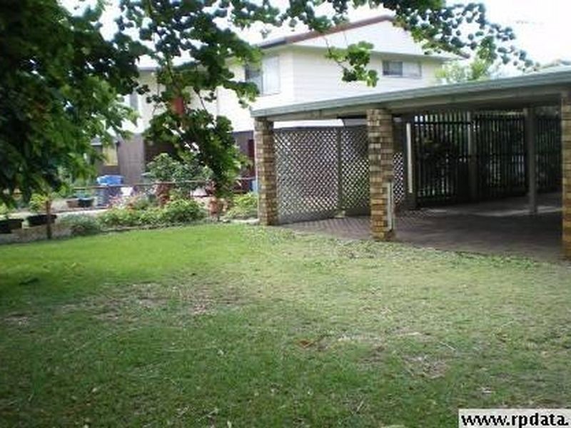 16 Gillian Street, Beachmere QLD 4510