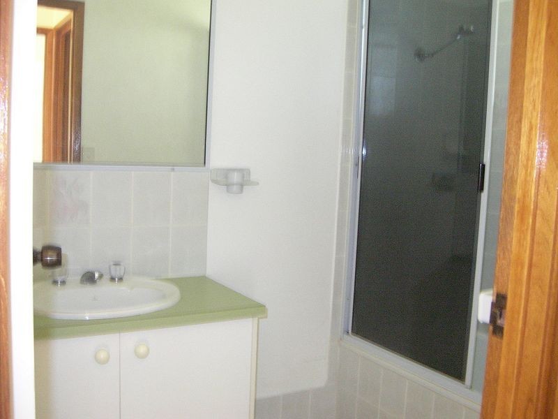 16 Gillian Street, Beachmere QLD 4510