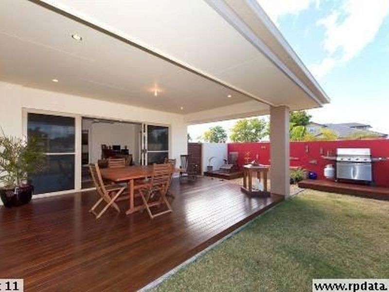 154 Marina Boulevard, Banksia Beach QLD 4507
