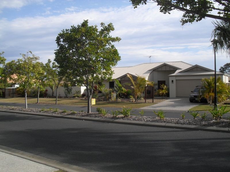 154 Marina Boulevard, Banksia Beach QLD 4507