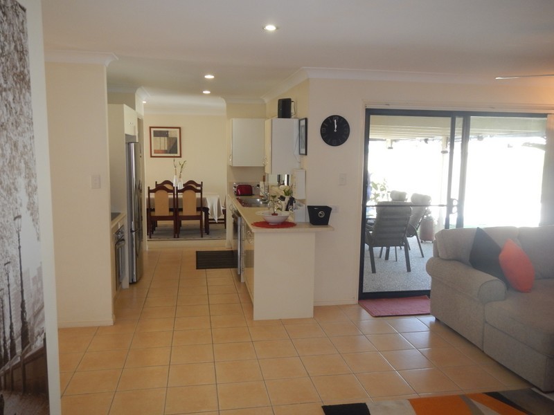 37 Mossman Way, Sandstone Point QLD 4511