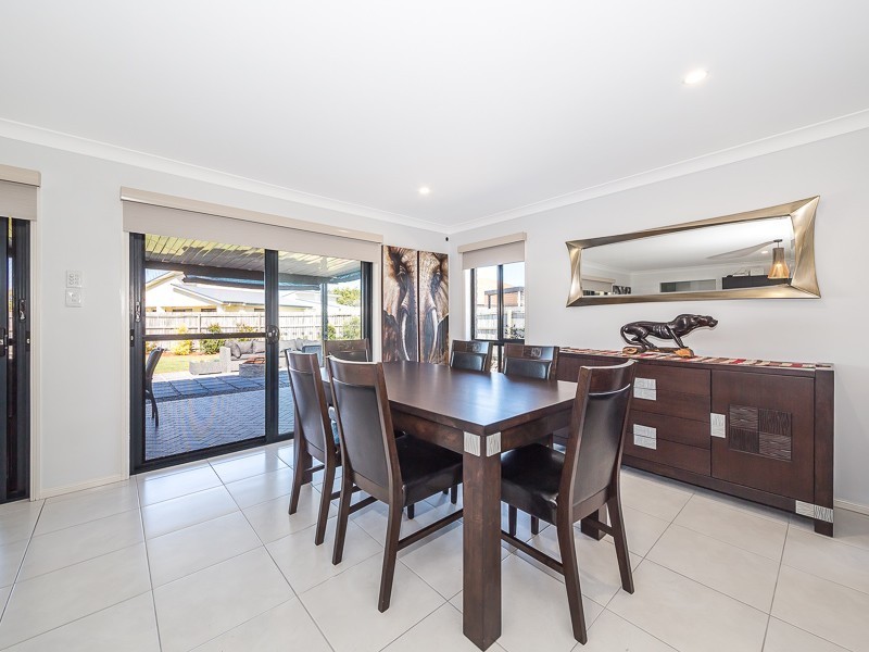 251 Bestmann Road, Sandstone Point QLD 4511