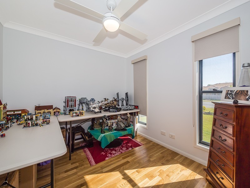 251 Bestmann Road, Sandstone Point QLD 4511