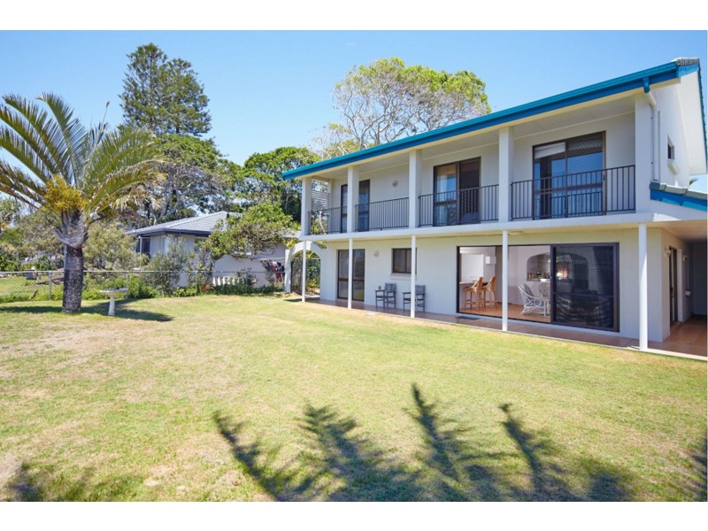 5B Biggs Avenue, Beachmere QLD 4510