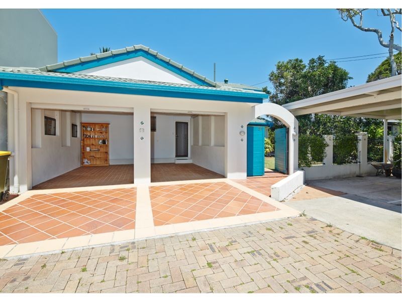 5B Biggs Avenue, Beachmere QLD 4510