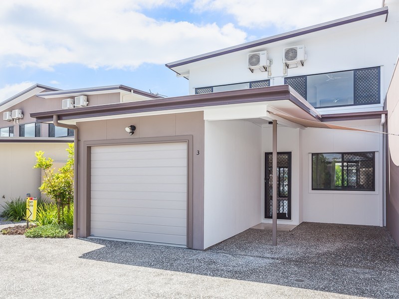 3/4 Kalmakuta Drive, Sandstone Point QLD 4511
