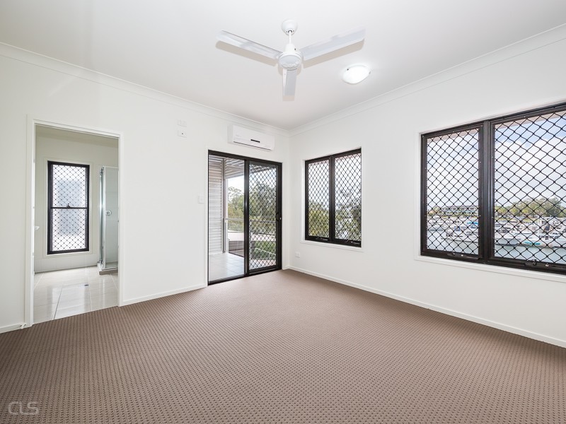 3/4 Kalmakuta Drive, Sandstone Point QLD 4511