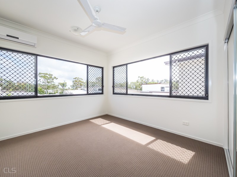 3/4 Kalmakuta Drive, Sandstone Point QLD 4511