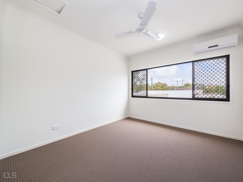 3/4 Kalmakuta Drive, Sandstone Point QLD 4511