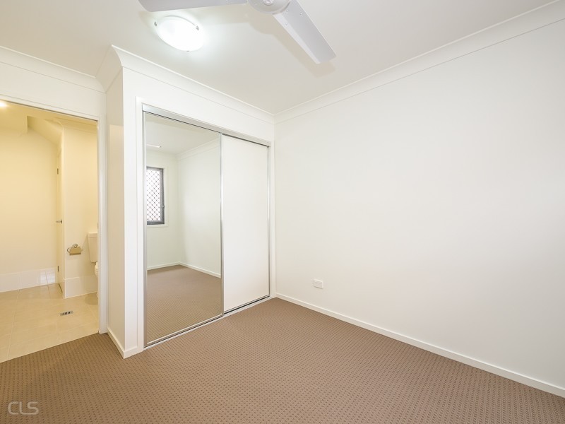 3/4 Kalmakuta Drive, Sandstone Point QLD 4511
