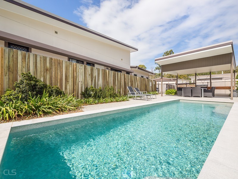 3/4 Kalmakuta Drive, Sandstone Point QLD 4511