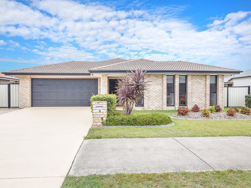 4 Dunwich Court, Sandstone Point QLD 4511