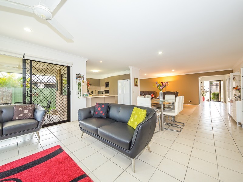4 Dunwich Court, Sandstone Point QLD 4511