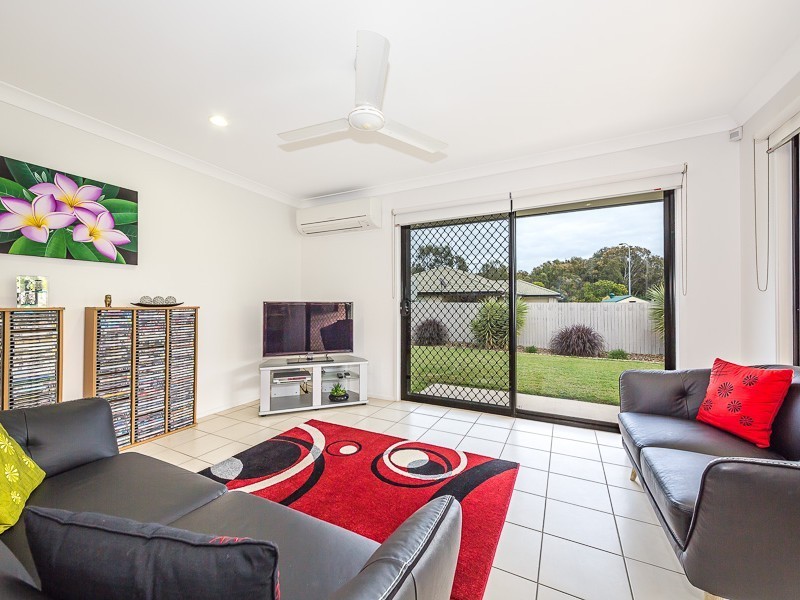 4 Dunwich Court, Sandstone Point QLD 4511