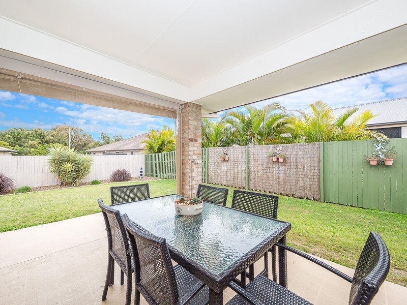 4 Dunwich Court, Sandstone Point QLD 4511