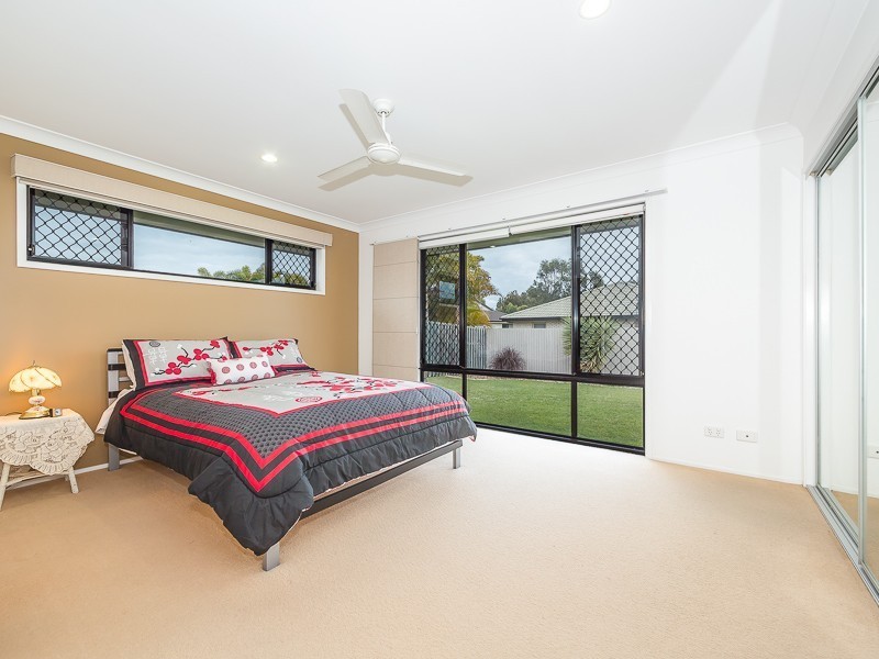 4 Dunwich Court, Sandstone Point QLD 4511