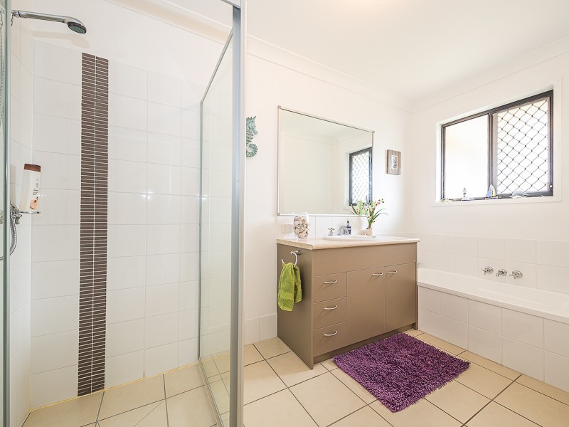 4 Dunwich Court, Sandstone Point QLD 4511