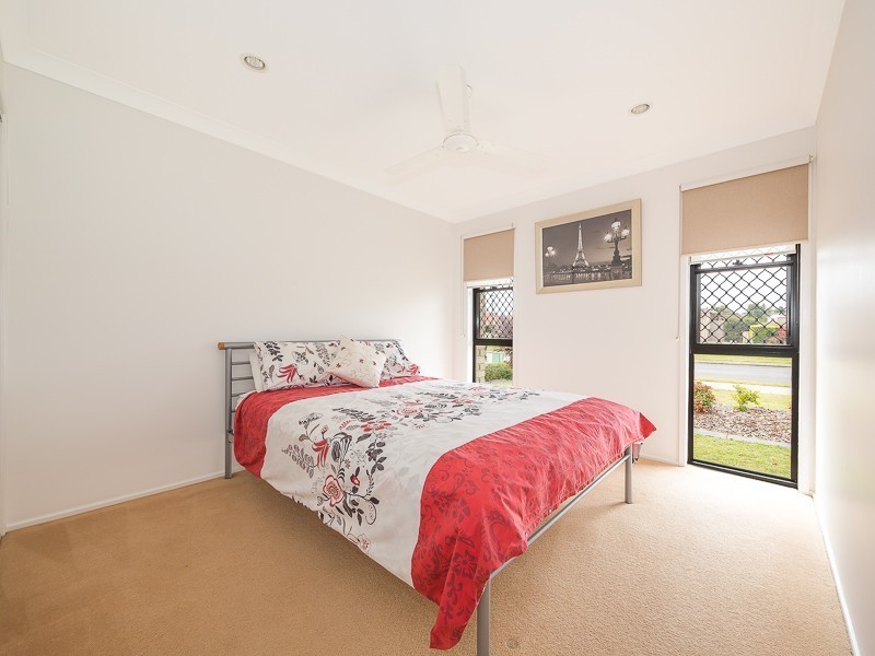 4 Dunwich Court, Sandstone Point QLD 4511