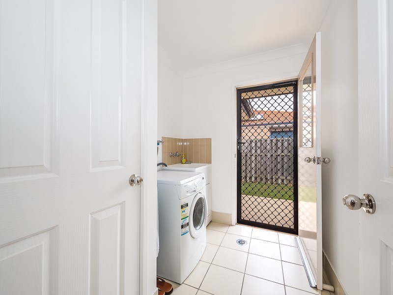 4 Dunwich Court, Sandstone Point QLD 4511