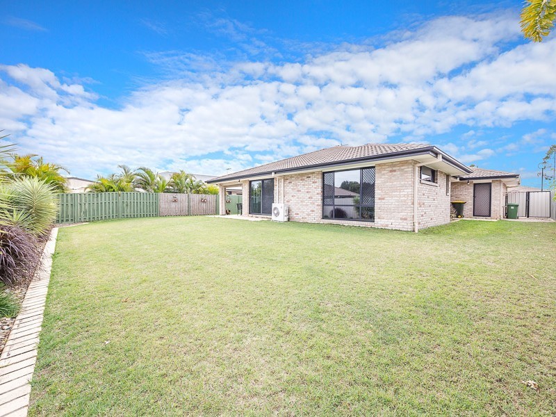 4 Dunwich Court, Sandstone Point QLD 4511