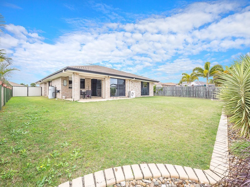 4 Dunwich Court, Sandstone Point QLD 4511