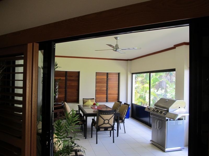 8 Avon Avenue, Bribie Island QLD 4507