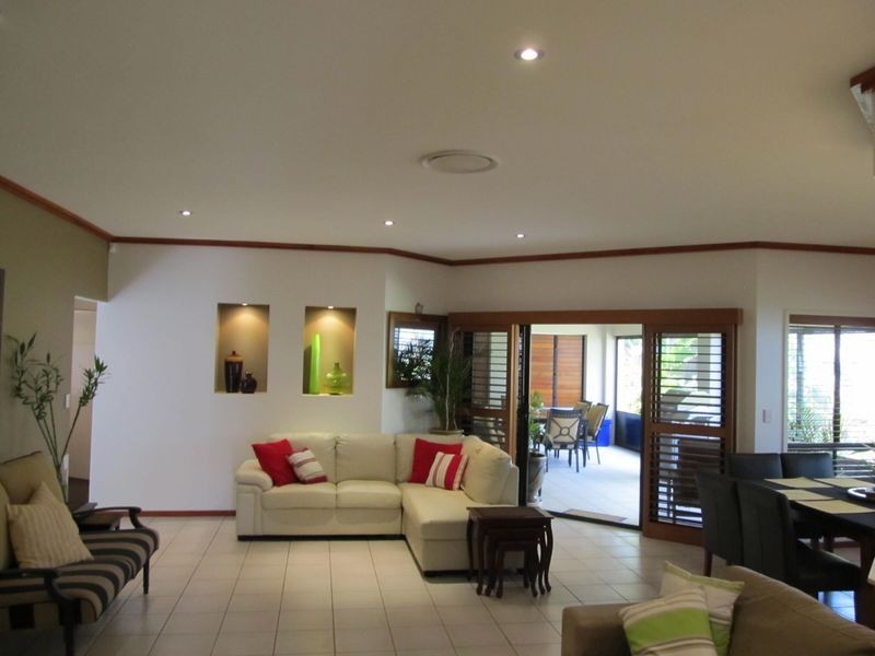 8 Avon Avenue, Bribie Island QLD 4507