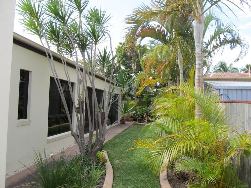 8 Avon Avenue, Bribie Island QLD 4507