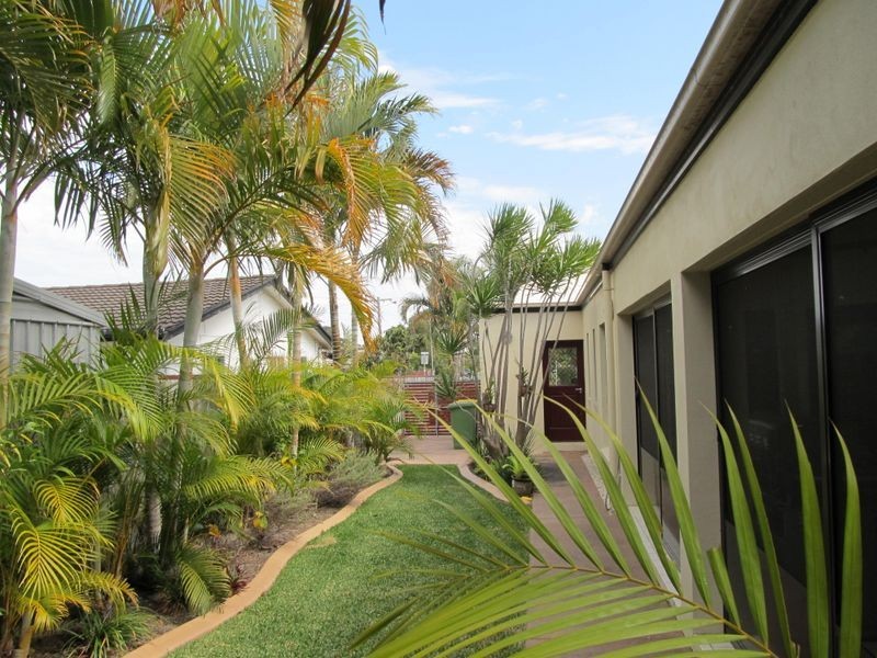 8 Avon Avenue, Bribie Island QLD 4507