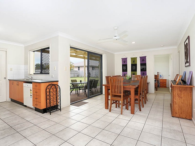 131 Carpenter Way, Sandstone Point QLD 4511