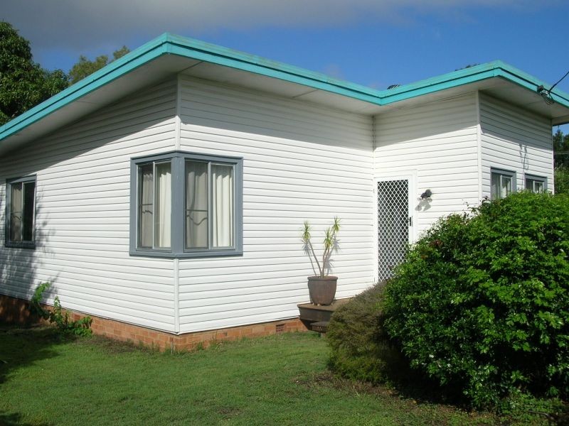 22 Lalroy Street, Beachmere QLD 4510