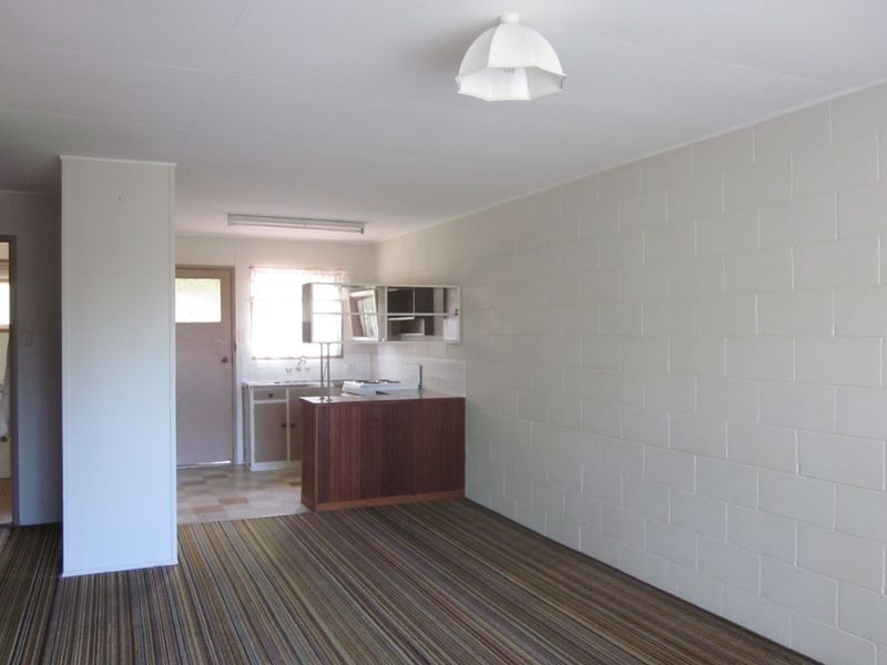 1/64 Coronation Avenue, Beachmere QLD 4510