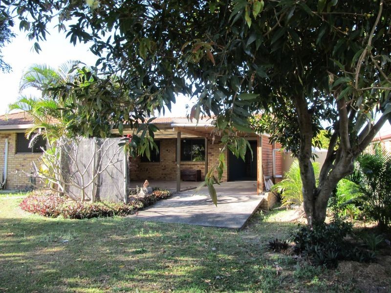 122 Bestmann Road East, Sandstone Point QLD 4511