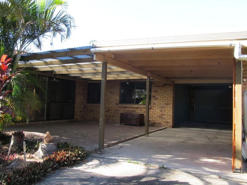 122 Bestmann Road East, Sandstone Point QLD 4511