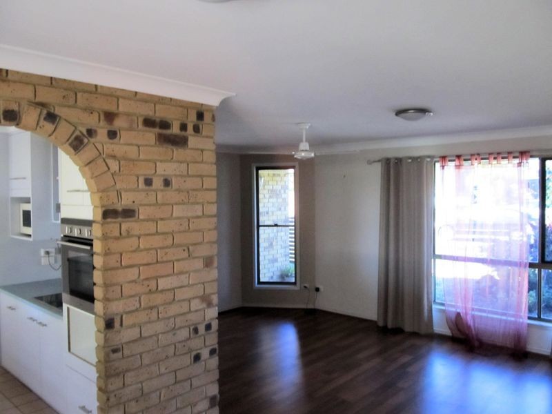 122 Bestmann Road East, Sandstone Point QLD 4511