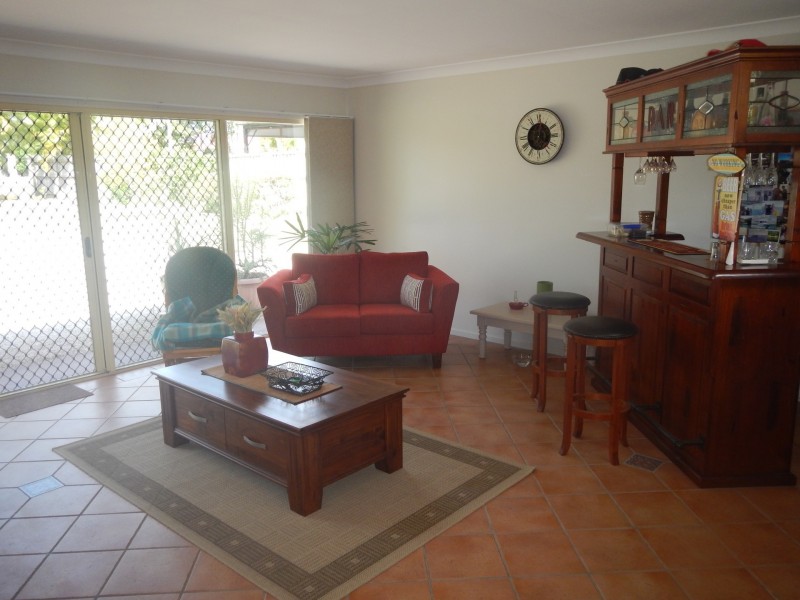 8 Alex Avenue, Ningi QLD 4511